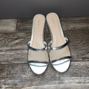 Clear short chunky heel shoe